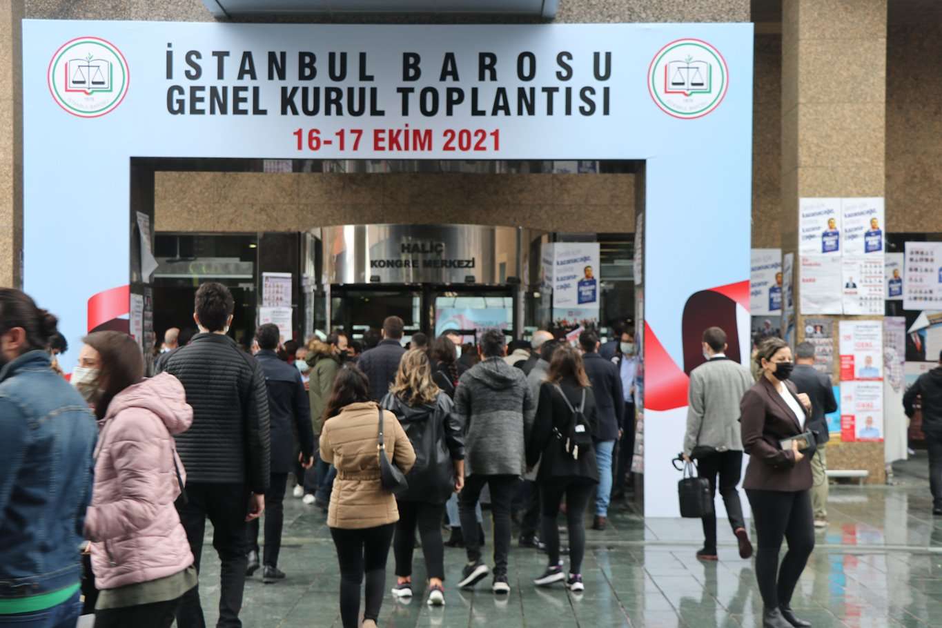 İstanbul Barosu'nda başkanlık oylaması devam ediyor İstanbul Barosu'nda başkanlık oylaması devam ediyor